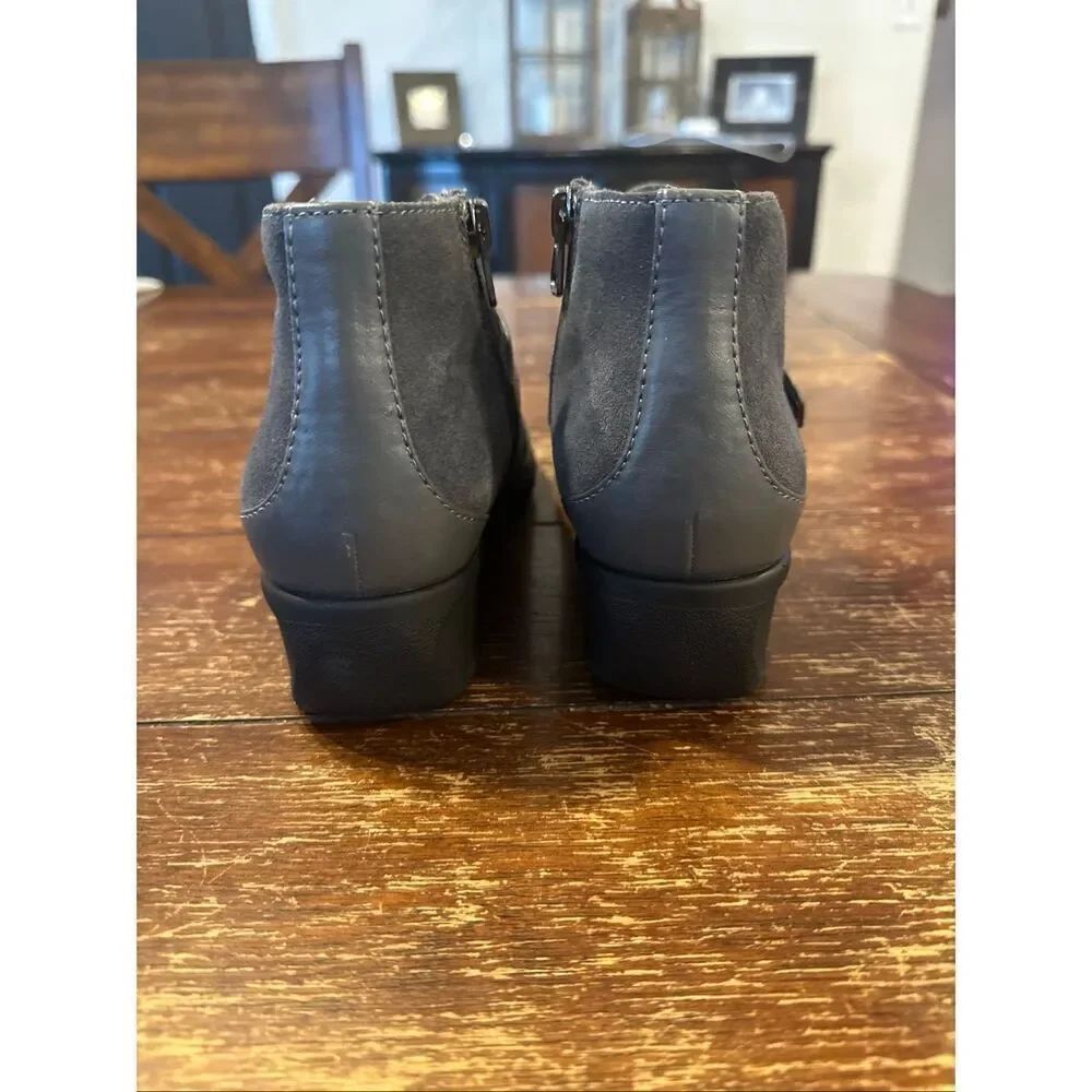 Trotters Mindy' Wedge Bootie - Picture 4 of 8
